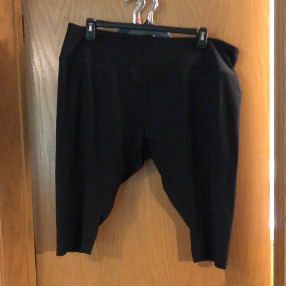 PLUS SIZE TEK GEAR YOGA CAPRI - 3X